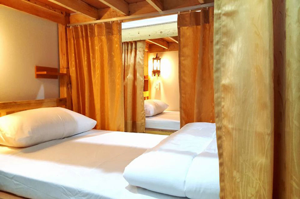 The Sun Hostel Чиангмай Экстерьер фото