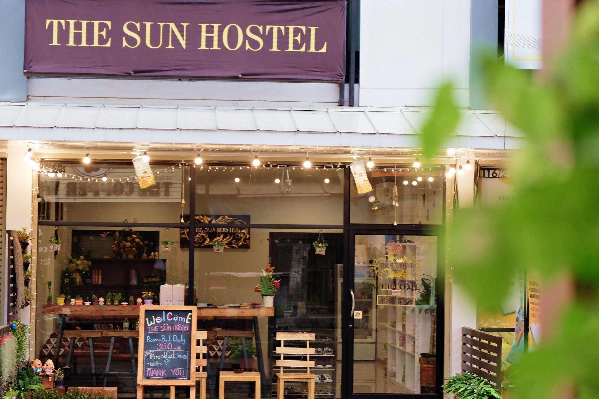 The Sun Hostel Чиангмай Экстерьер фото